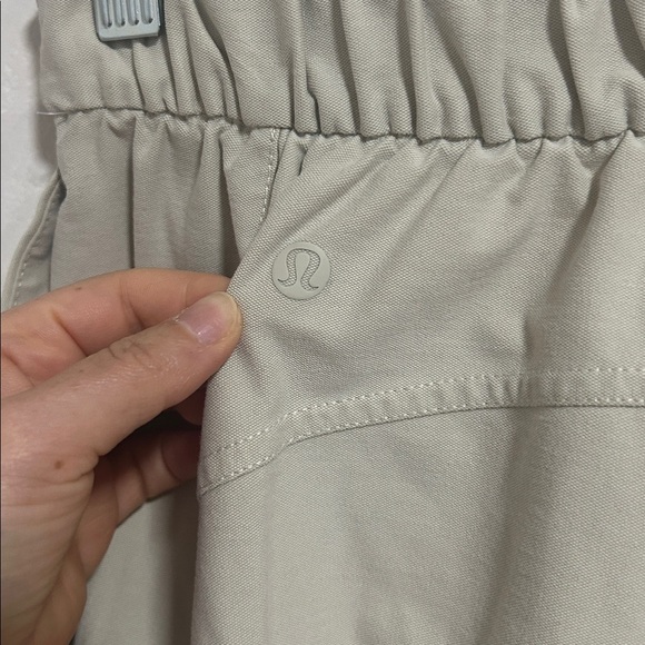 Lululemon Light Utilitech Cargo Pocket High-Rise Pant , sz 24 natural ivory - Picture 7 of 7
